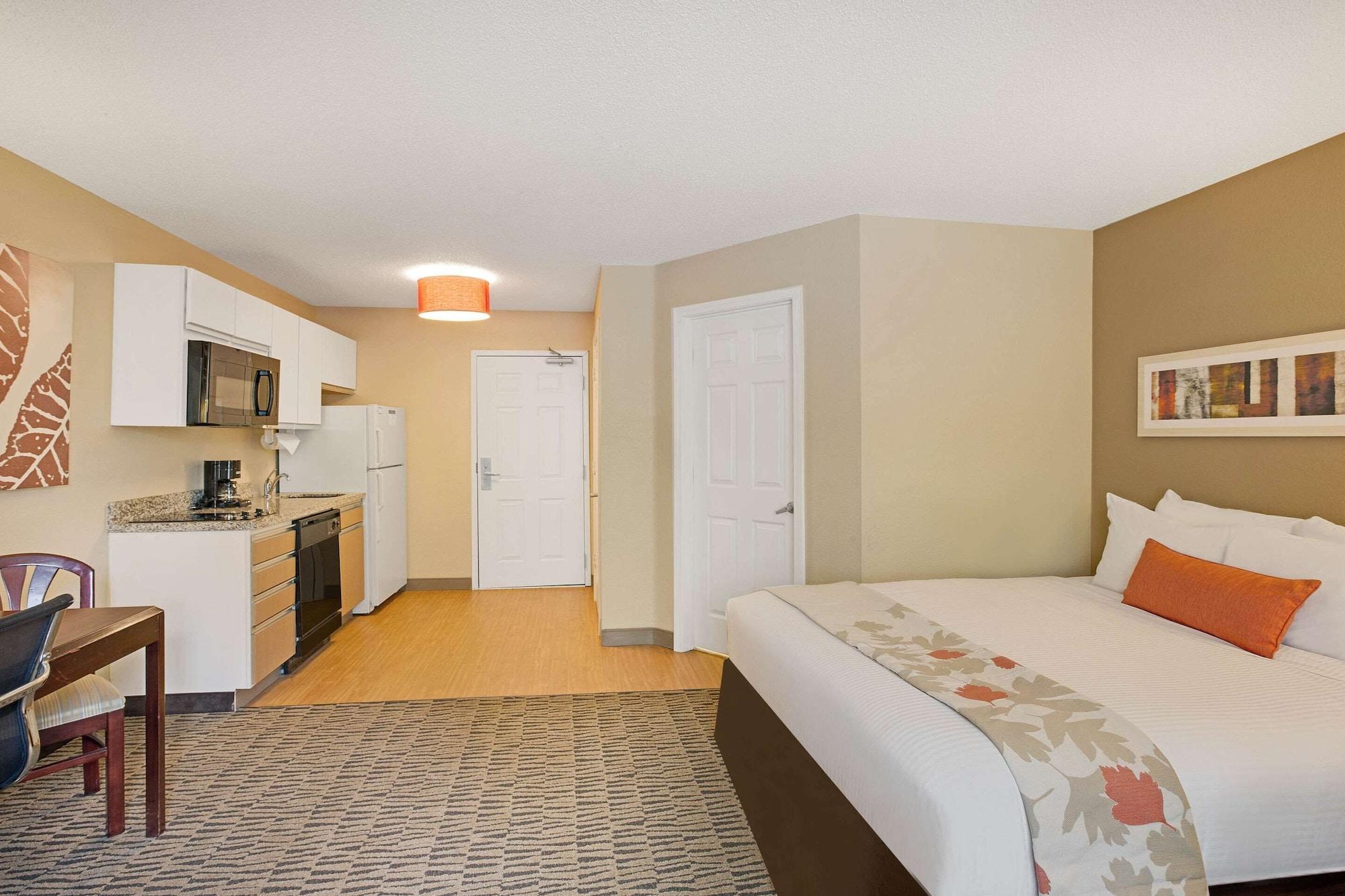 Mainstay Detroit Auburn Hills