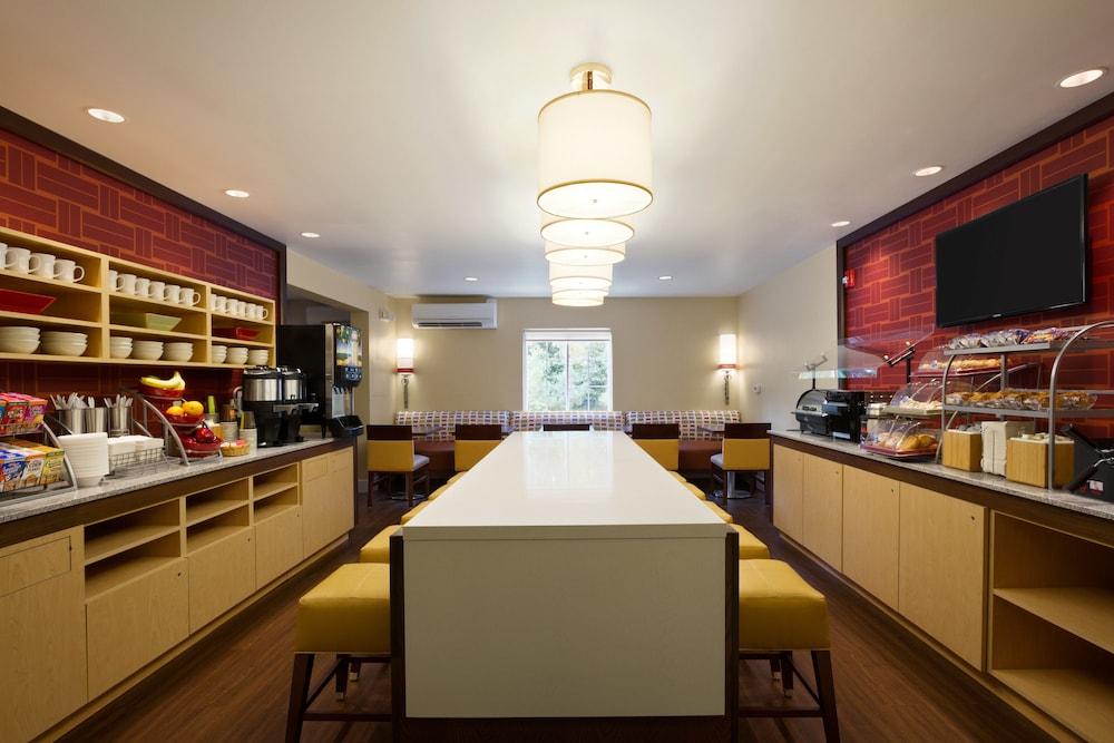 Mainstay Detroit Hotel 3*